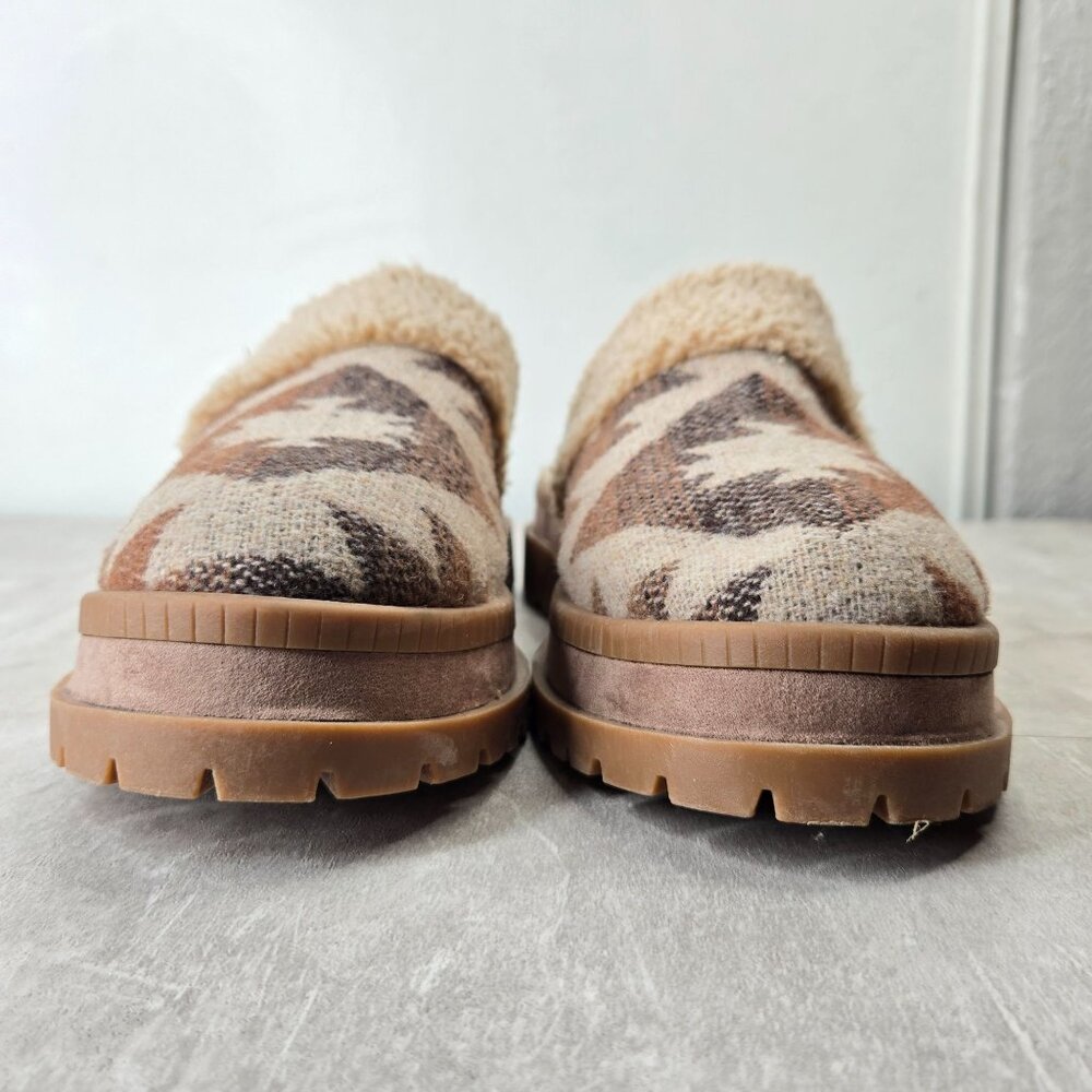 Jessica Simpson Brown and Tan Mules - Picture 3 of 12